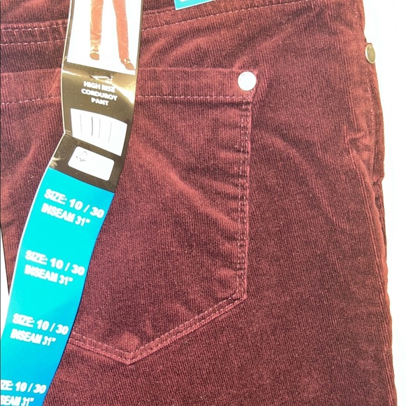 Well Worn Women's Straight Leg Jeans - Deep Burgundy NWT - Picture 7 of 8